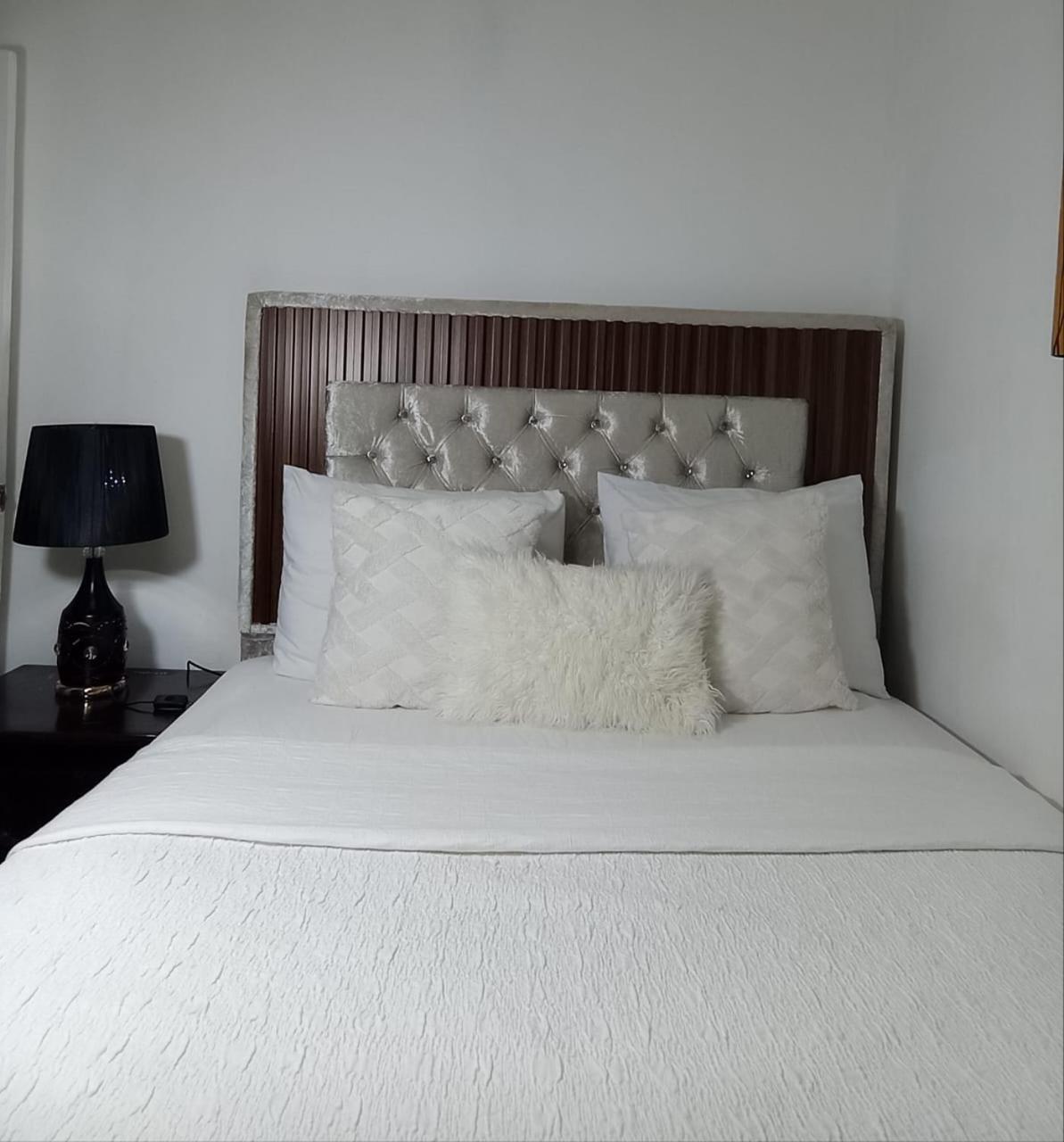 Apartamentos De 1 2 Y 3 Habitaciones ซานติอาโก เด ลอสกาบาเญโรส ภายนอก รูปภาพ