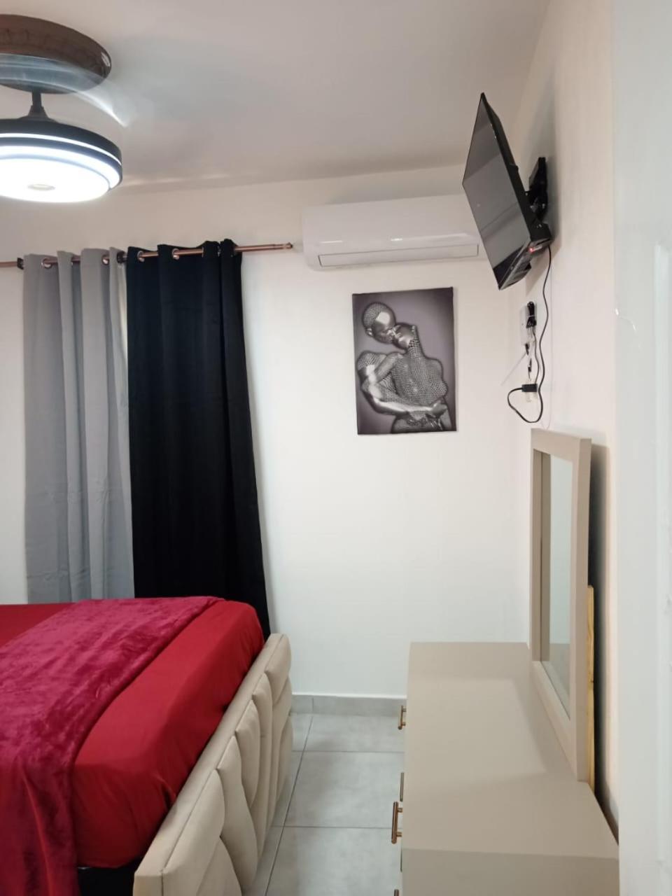 Apartamentos De 1 2 Y 3 Habitaciones ซานติอาโก เด ลอสกาบาเญโรส ภายนอก รูปภาพ
