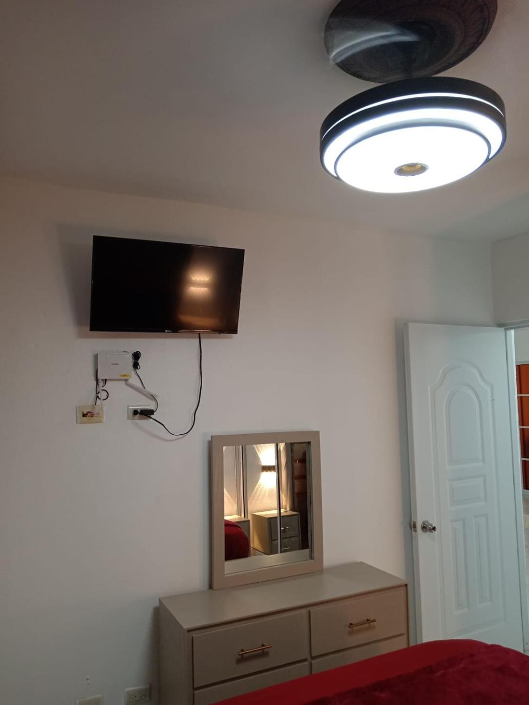 Apartamentos De 1 2 Y 3 Habitaciones ซานติอาโก เด ลอสกาบาเญโรส ภายนอก รูปภาพ