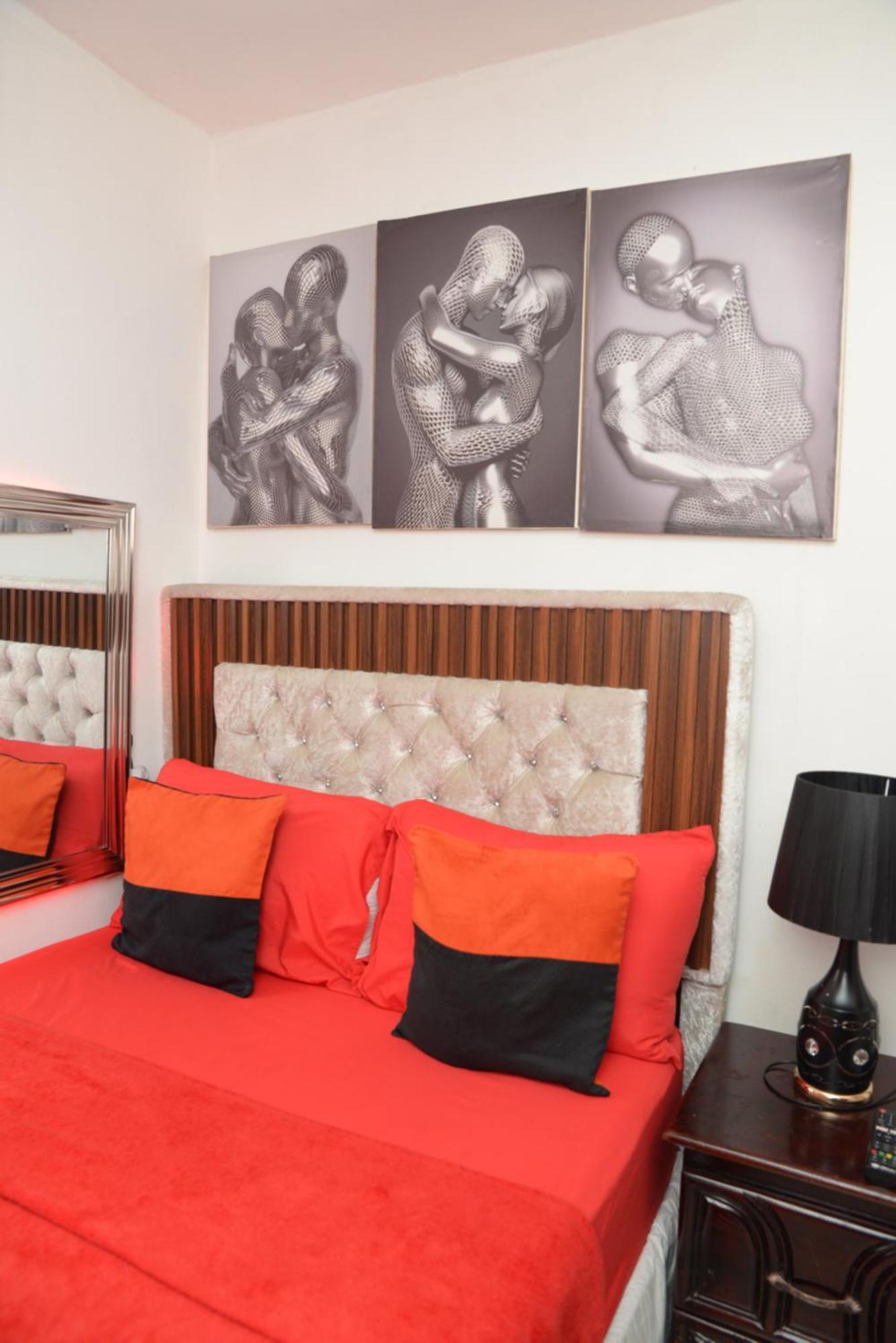 Apartamentos De 1 2 Y 3 Habitaciones ซานติอาโก เด ลอสกาบาเญโรส ห้อง รูปภาพ